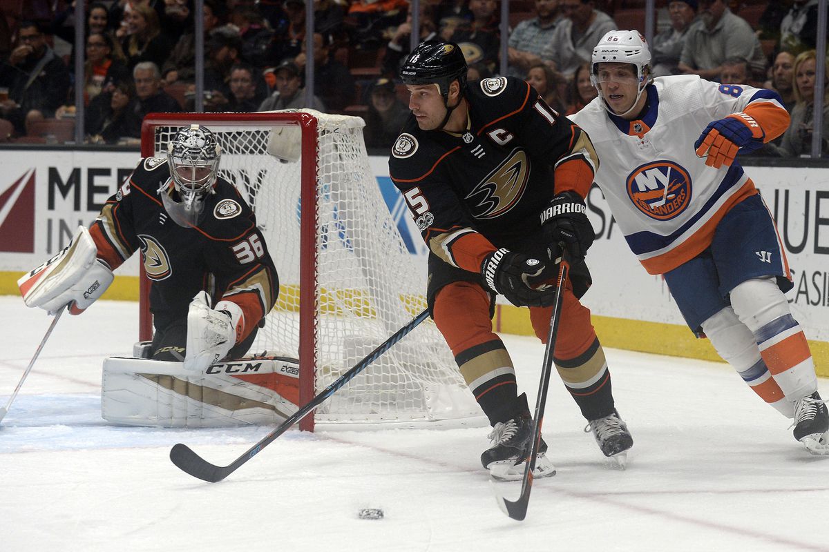 NHL: New York Islanders at Anaheim Ducks