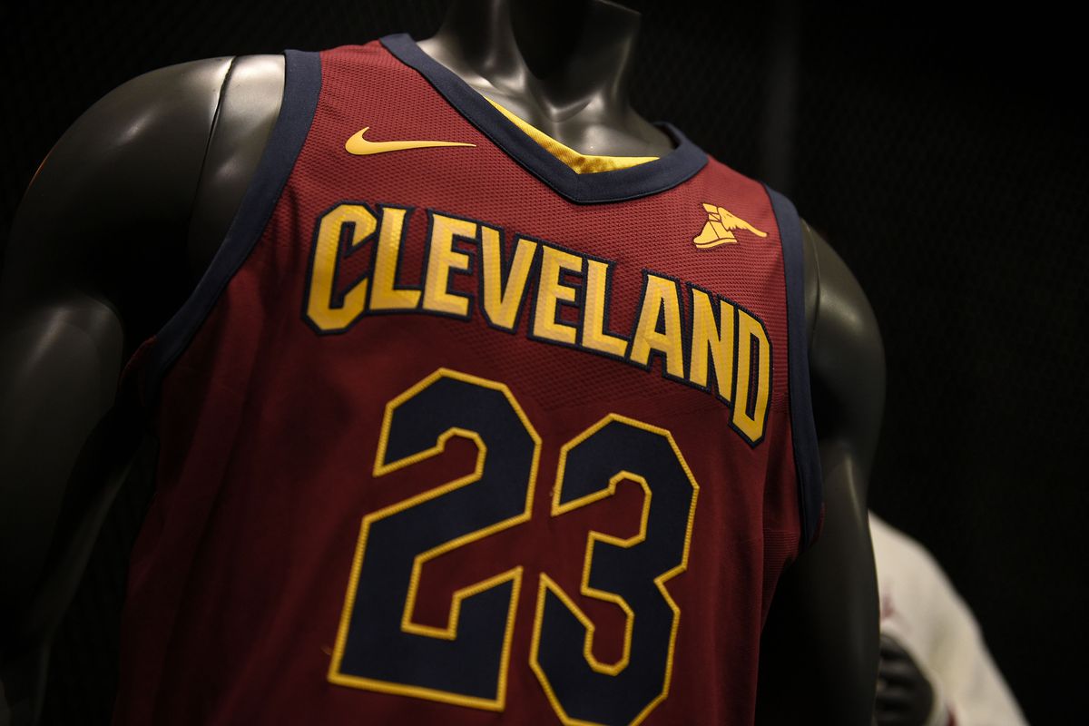 A Cleveland Cavaliers jersey on a mannequin