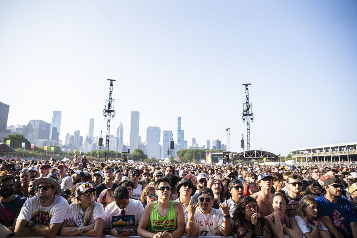 Fans of Modest Mouse listen to the band on Day 4 of Lollapalooza.