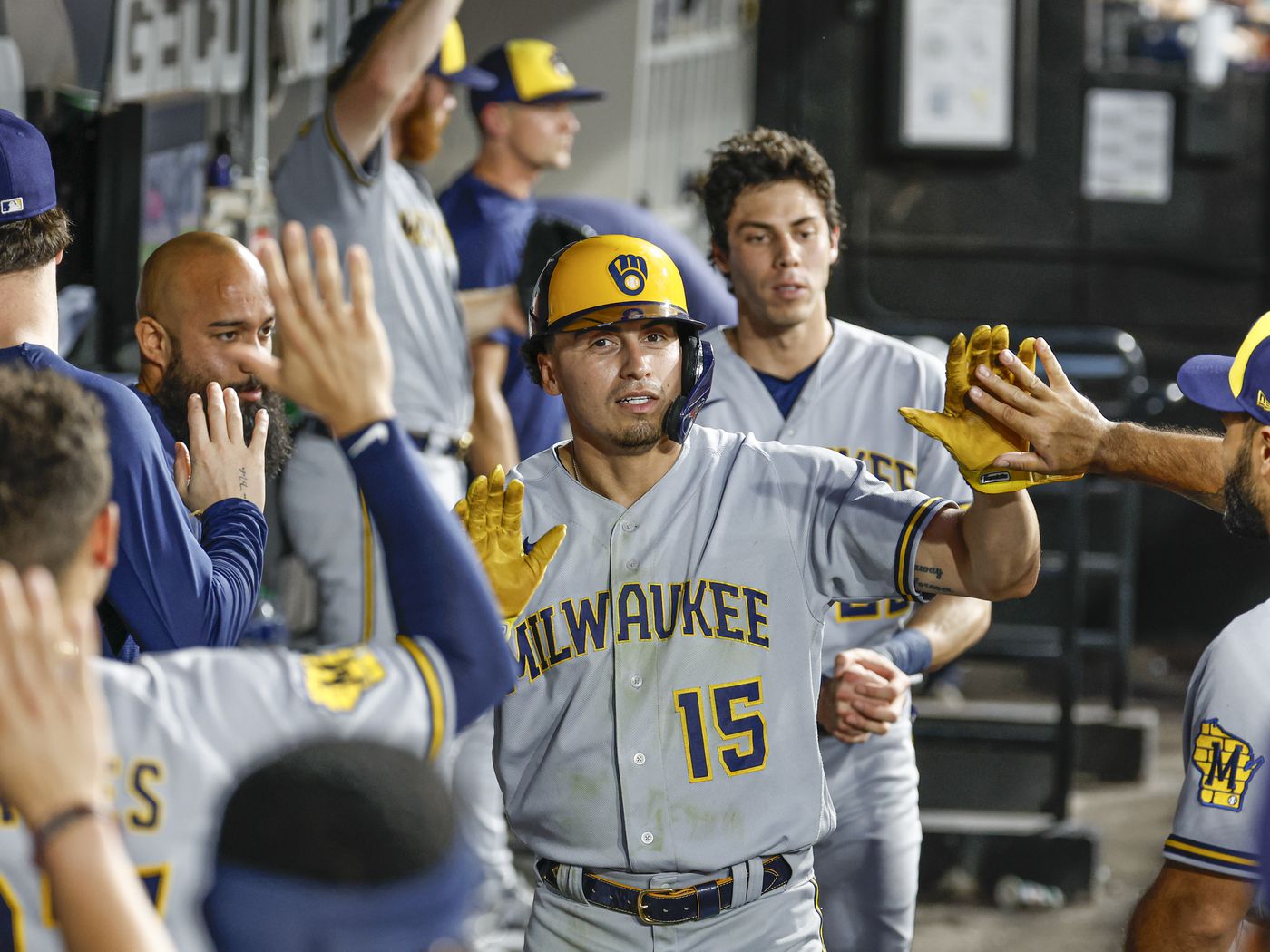 milwaukee brewers old uniforms