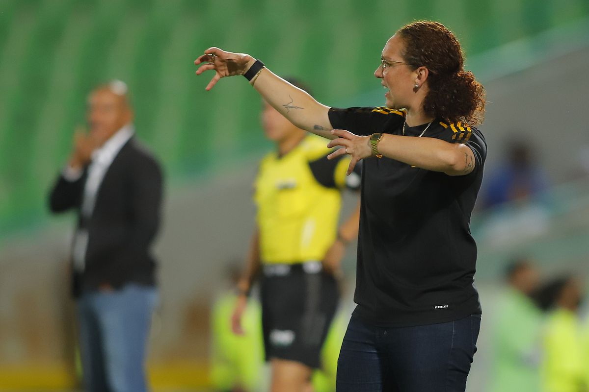 Head coach of Tigres Carmelina Moscato reacts during the 9th round match between Santos Laguna and Tigres UANL as part of the Torneo Apertura 2022 Liga MX at Corona Stadium on August 24, 2022 in Torreon, Mexico.