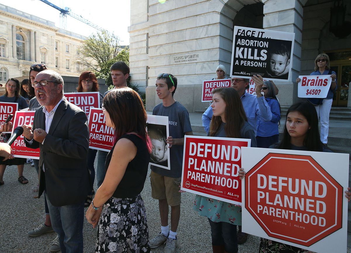 Defund Planned Parenthood protesters