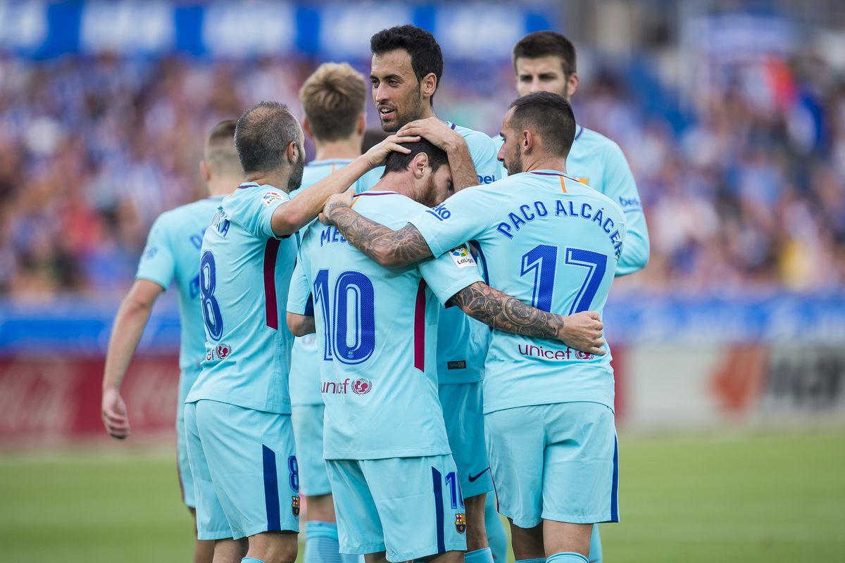 Deportivo Alaves v Barcelona - La Liga
