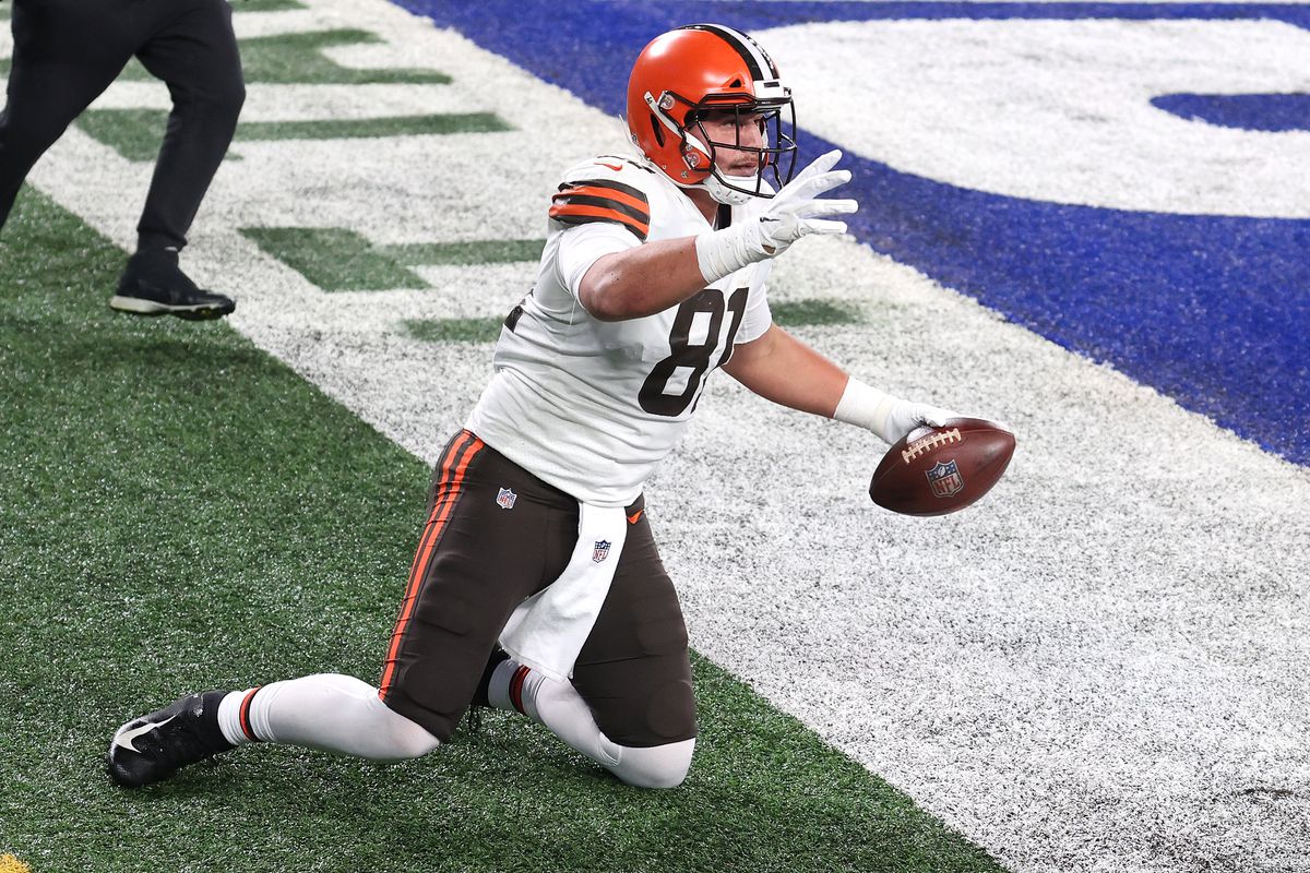 Austin Hooper of the Cleveland Browns celebrates his two-yard reception touchdown during the second quarter of a game against the New York Giants at MetLife Stadium on December 20, 2020 in East Rutherford, New Jersey.