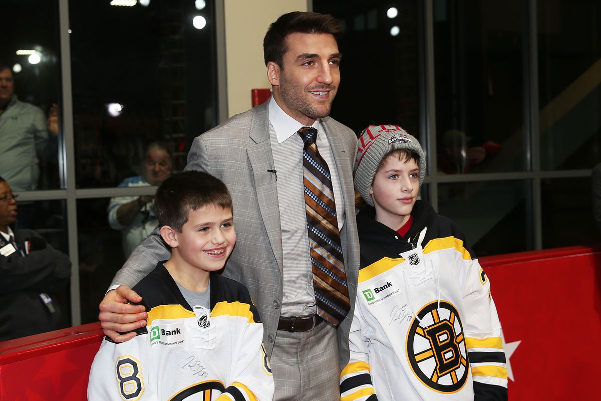 Patrice Bergeron greets the fans.