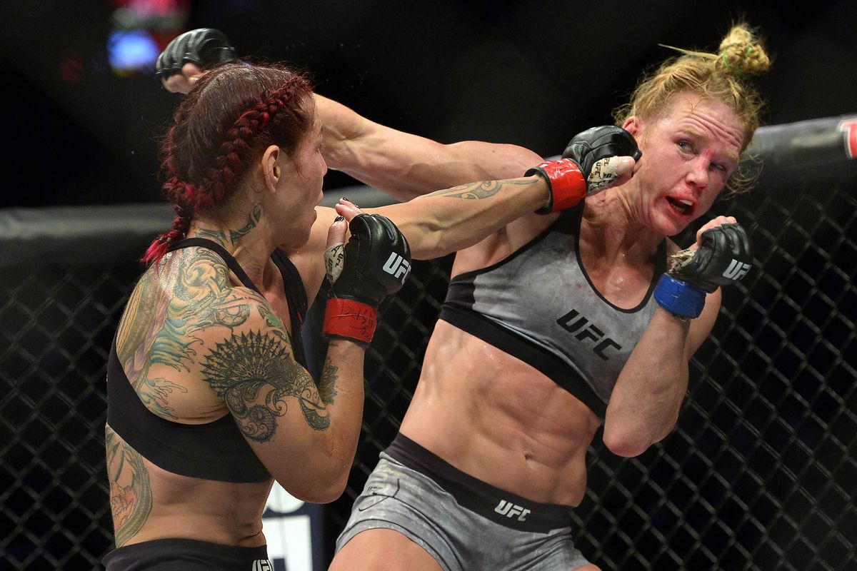 MMA: UFC 219-Cyborg vs Holm