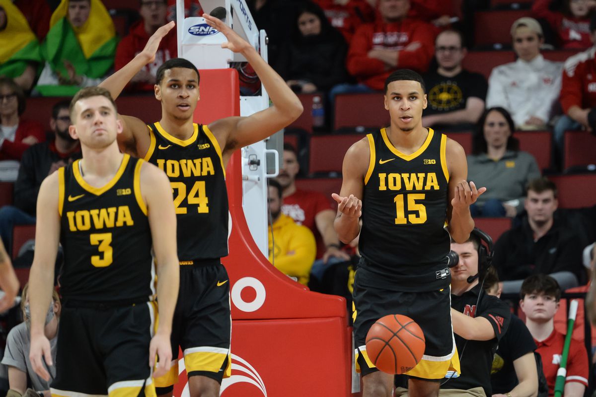 Iowa Hawkeyes guard Jordan Bohannon and forward Kris Murray and forward Keegan Murray reacts to a call in the game against the Nebraska Cornhuskers in the second half at Pinnacle Bank Arena.