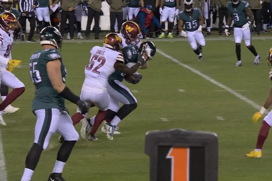 Refs miss clear face mask penalty in Eagles-Commanders Monday Night Football game [VIDEO]