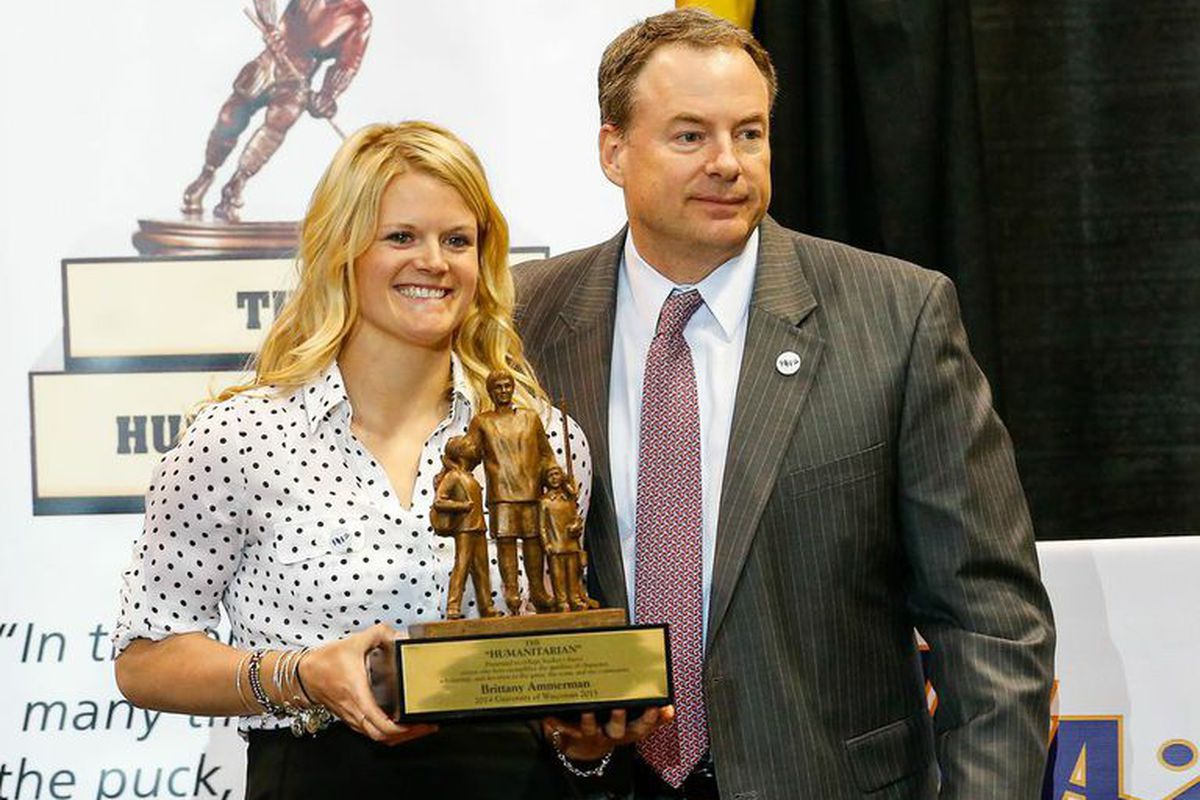 Brittany Ammerman accepts the 2015 Hockey Humanitarian Award.