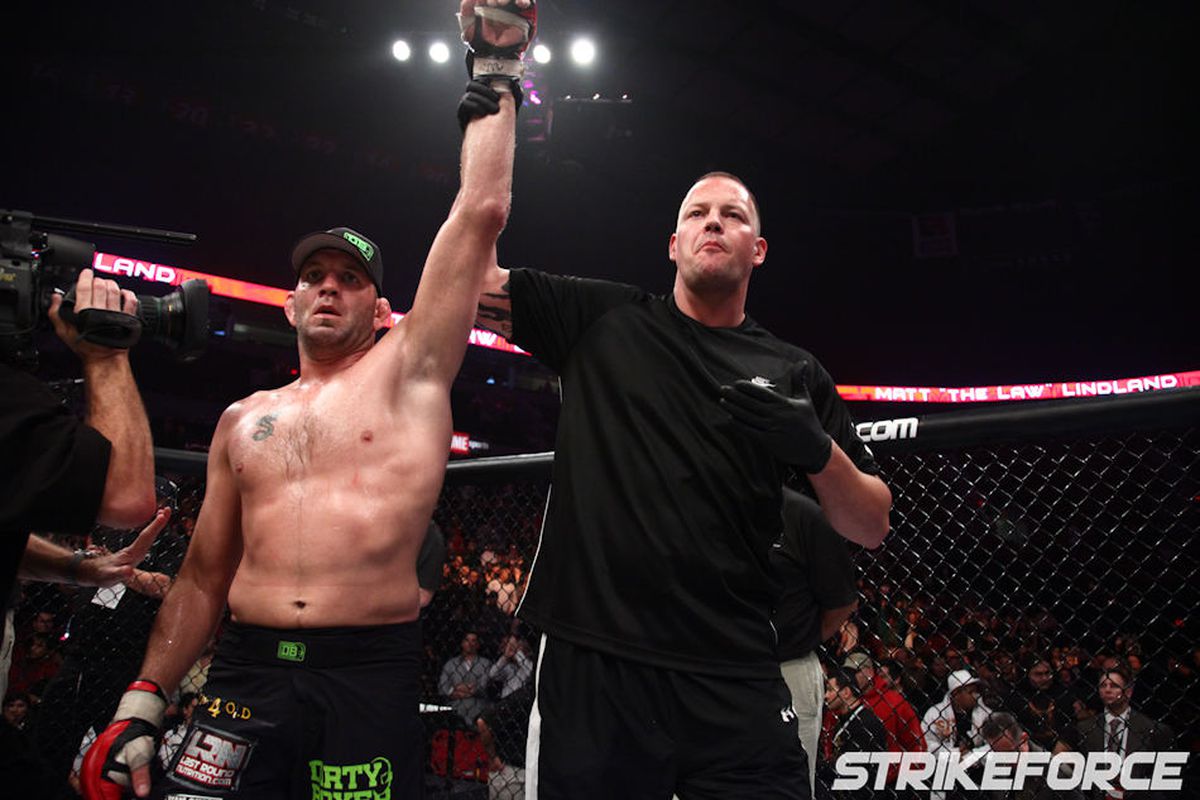 Can Matt "The Law" Lindland win his second in a row when he meets "Ruthless" Robbie Lawler this weekend at "Strikeforce: Henderson vs. Babalu?" <em>Photo by Esther Lin/Strikeforce</em>