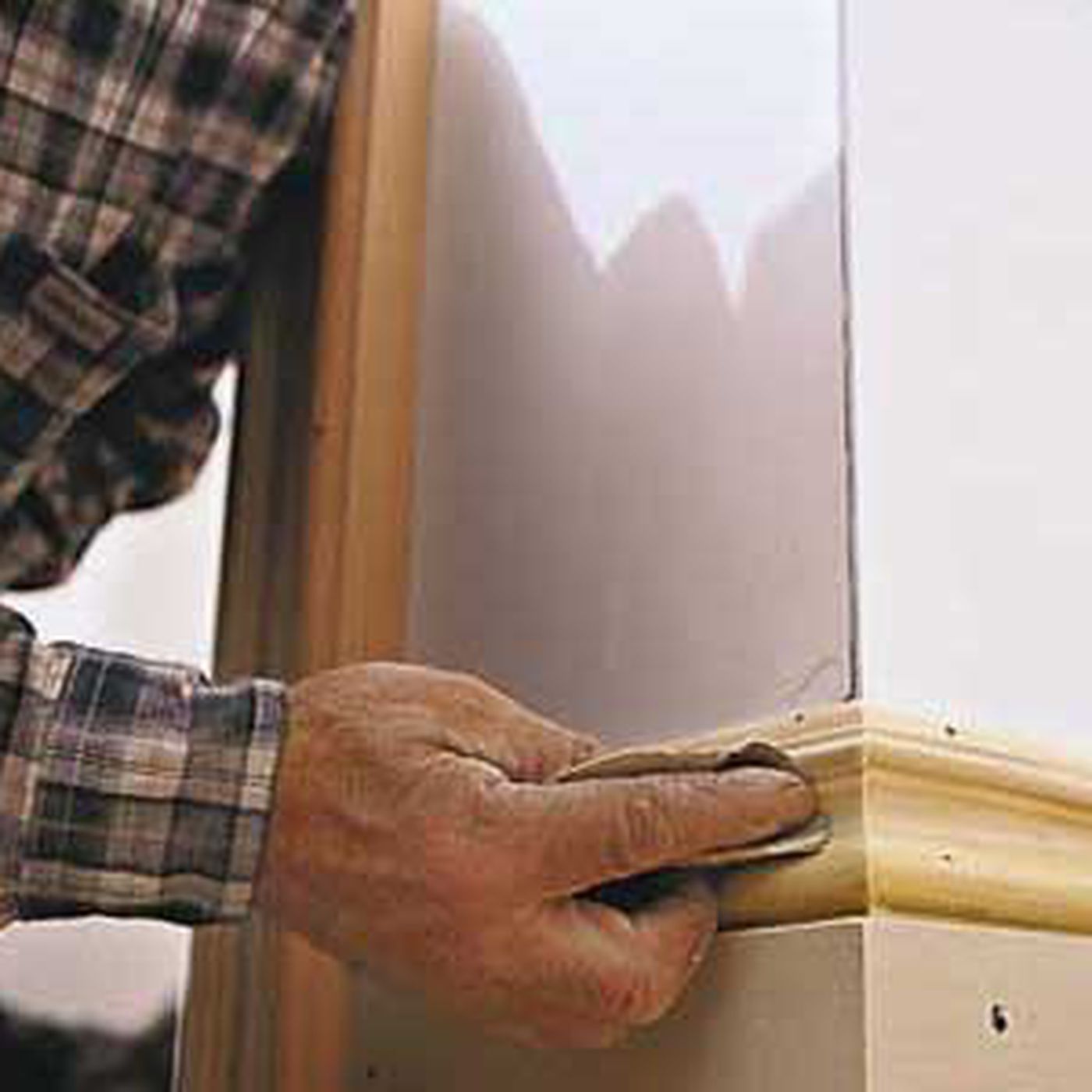 How to install base molding