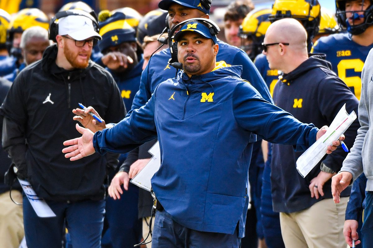 Report: Mike Hart staying at Michigan after interviewing for WMU head coach  job - Maize n Brew