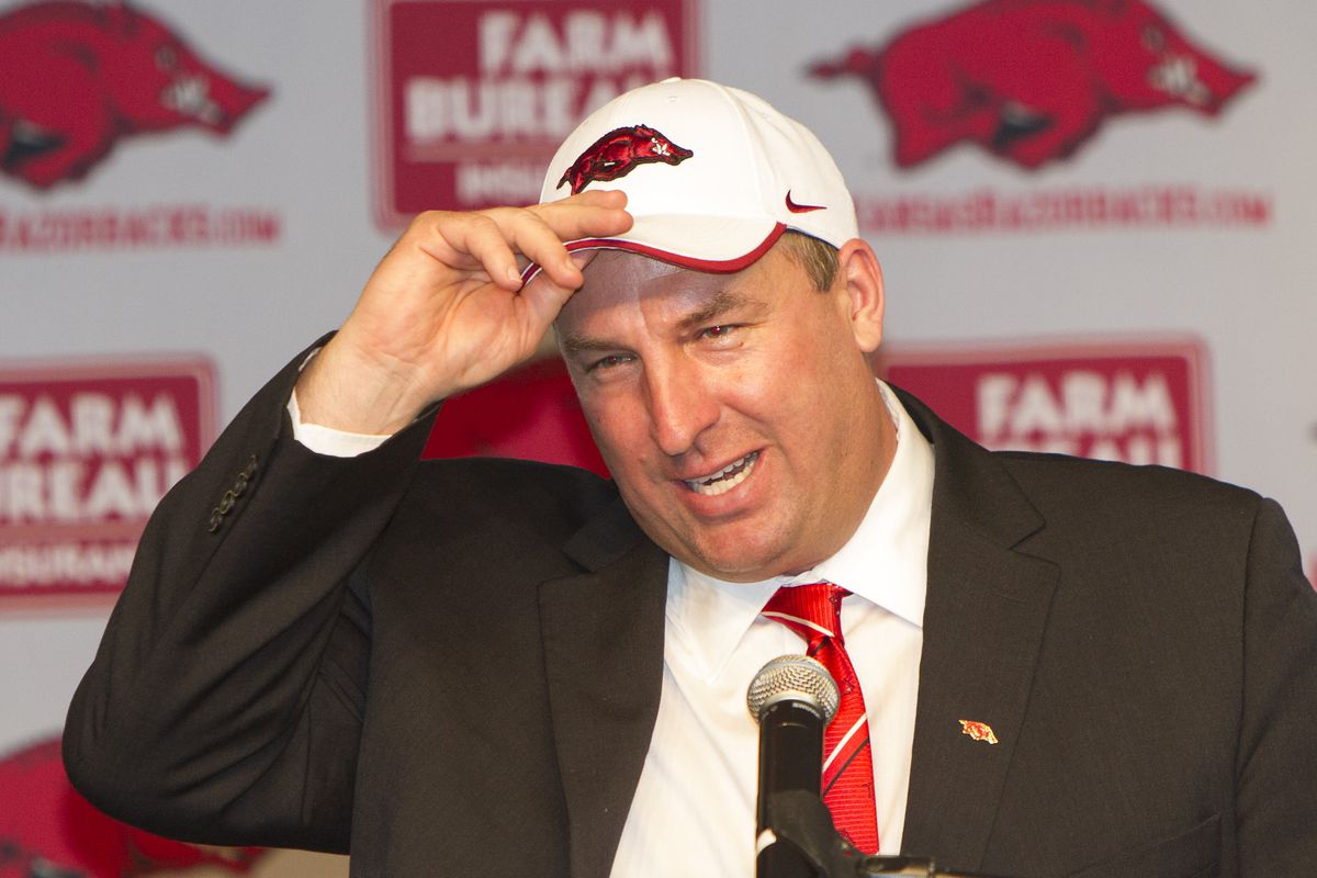 Bielema, sporting what could be the new helmet color pattern
