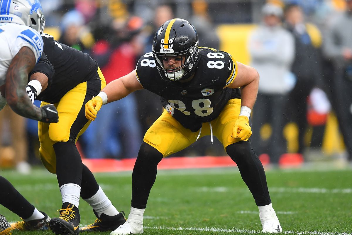 Pat Freiermuth #88 of the Pittsburgh Steelers in action during the game against the Detroit Lions at Heinz Field on November 14, 2021 in Pittsburgh, Pennsylvania.