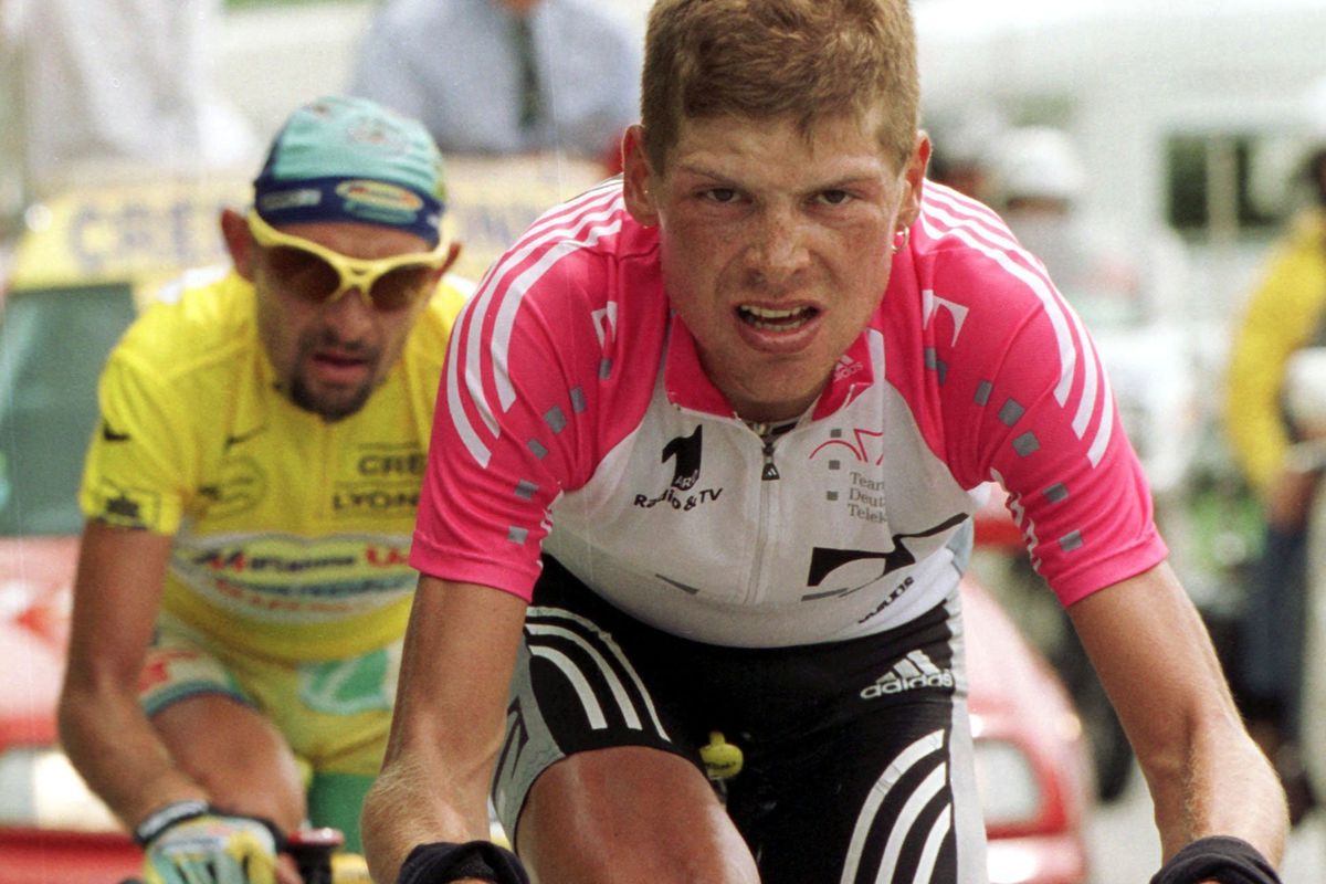Tour 98: Jan Ullrich fährt vor Marco Pantani