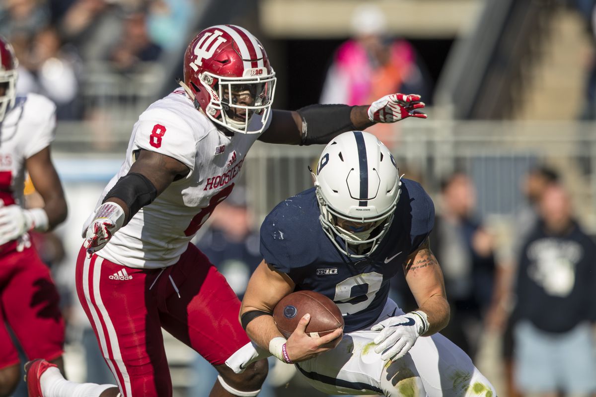 Indiana LB Tegray Scales hunts down Penn St. QB Trace McSorley, September 30, 2017.