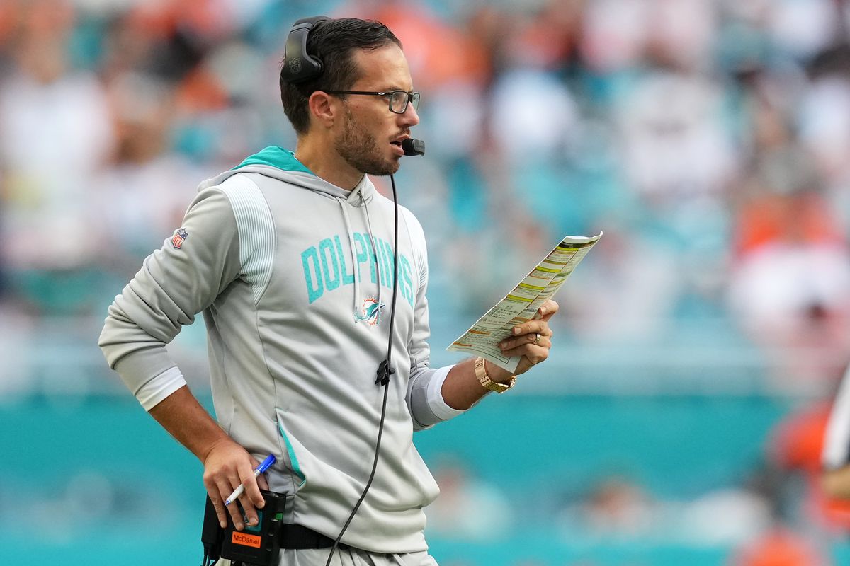 Miami Dolphins Mike McDaniel Mic'd Up in 30-15 win over Houston Texans -  The Phinsider