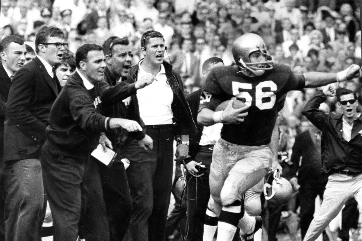 Ara Parseghian, who led Notre Dame to 2 national football championships, dies at 94