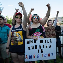 A crowd gathers in Harrison Park, Pilsen on June 29, 2018 to march for the abolishment of ICE. I Maria de la Guardia/Sun-Times