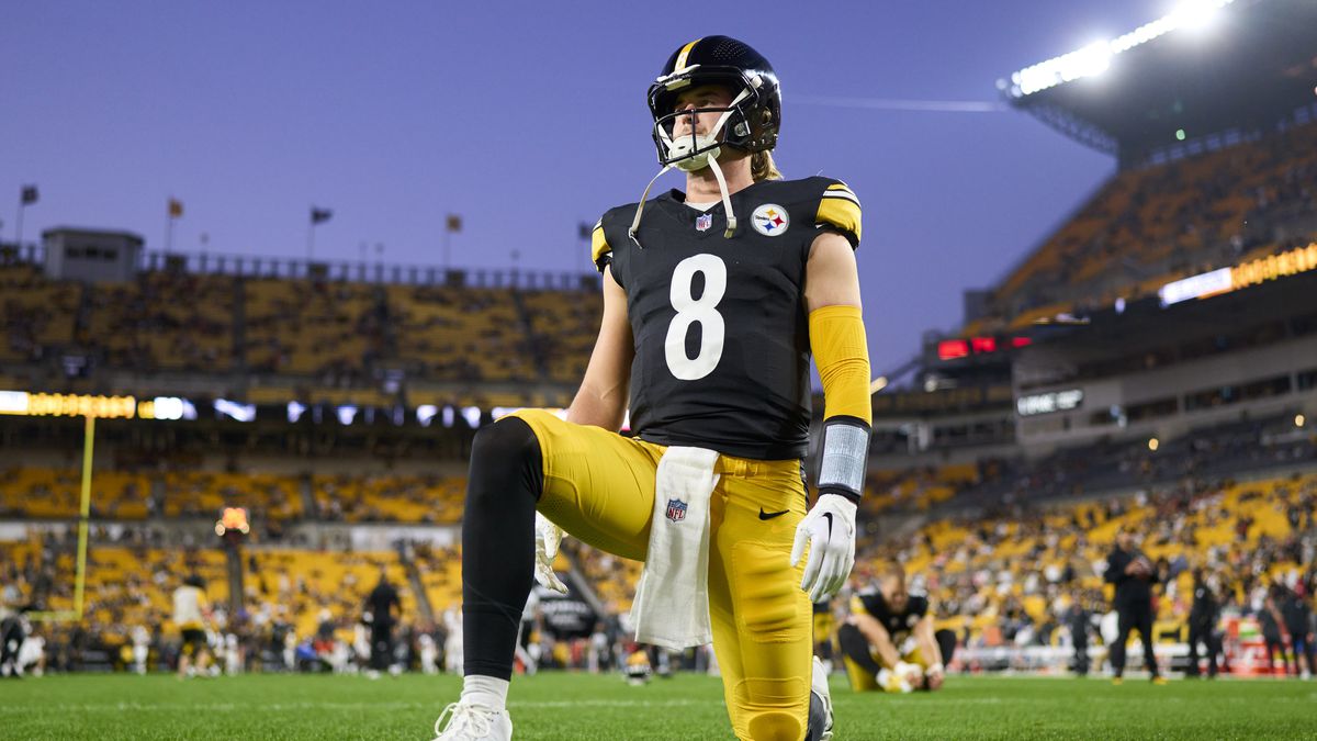 Kenny Pickett #8 of the Pittsburgh Steelers warms up before kickoff against the Cleveland Browns at Acrisure Stadium on September 18, 2023 in Pittsburgh, Pennsylvania.