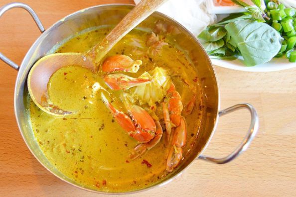 Phuket-style crab curry at Luv2Eat Thai Bistro 