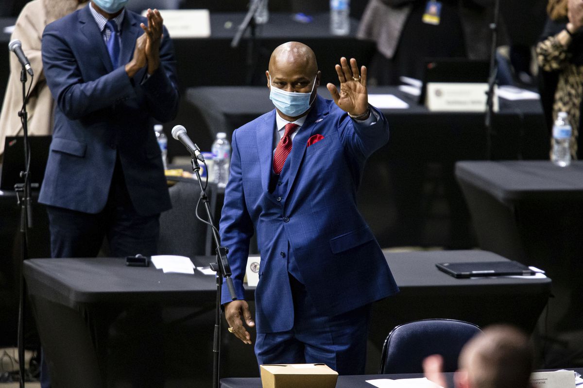 State House Speaker Emanuel “Chris” Welch, D-Hillside, waves as he gets a standing ovation after being elected to the chamber’s top leadership post in January.