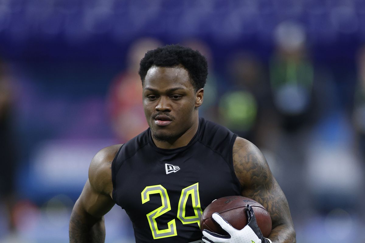 Running back James Robinson of Illinois State runs a drill during the NFL Combine at Lucas Oil Stadium on February 28, 2020 in Indianapolis, Indiana.