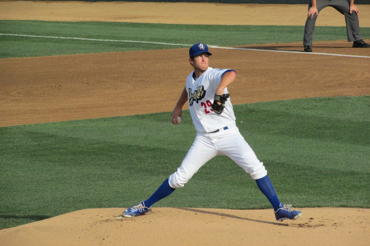 Lindsey Caughel throwing for the Quakes