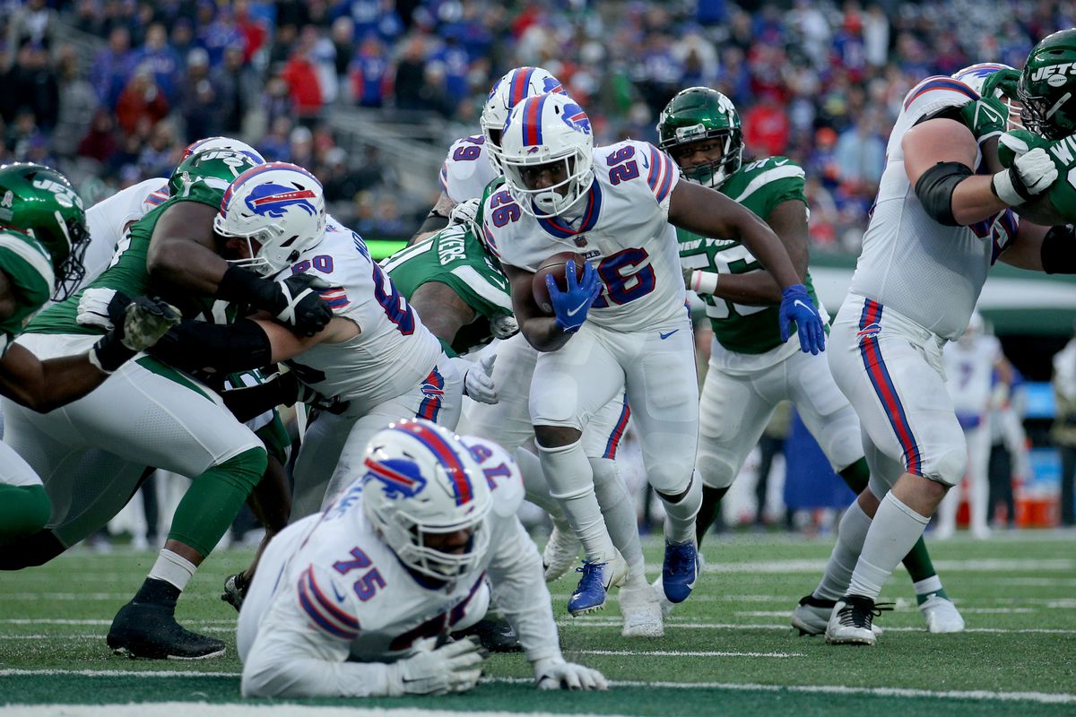 Buffalo Bills running back Devin Singletary (26) runs for a touchdown against the New York Jets during the fourth quarter at MetLife Stadium.&nbsp;