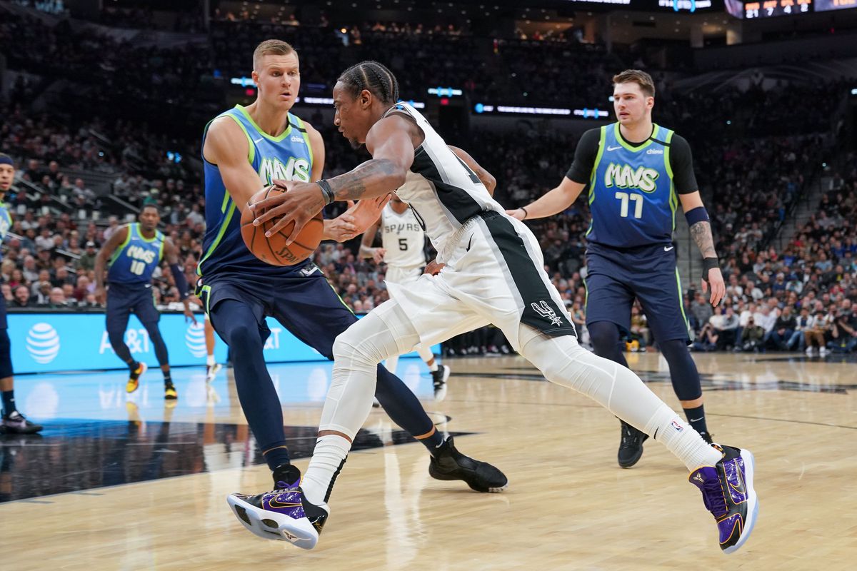 NBA: Dallas Mavericks at San Antonio Spurs
