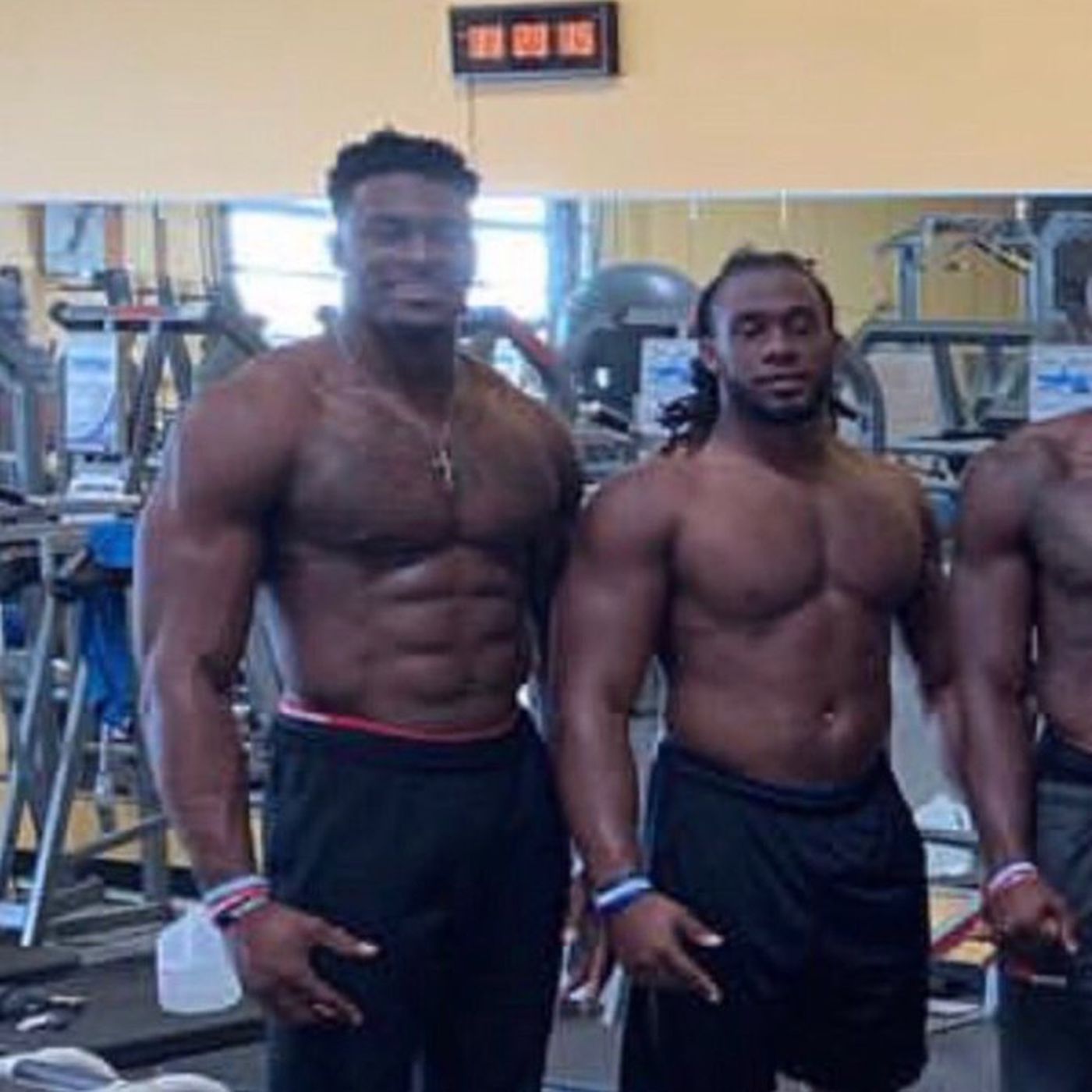 Dk Metcalf Is Absurdly Ripped But His Body Fat Probably Isn.