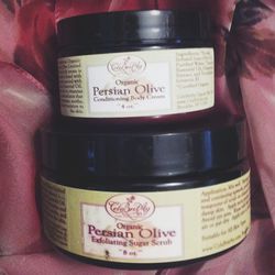 I can't live without this fabulous Organic Persian Olive Sugar Scrub from <a href="http://olivebrooklyn.com/"><b>O Live Brooklyn</b></a>, a shop that's known for its olive oils and balsamic vinegars. I also LOVE the Conditioning Body Cream!