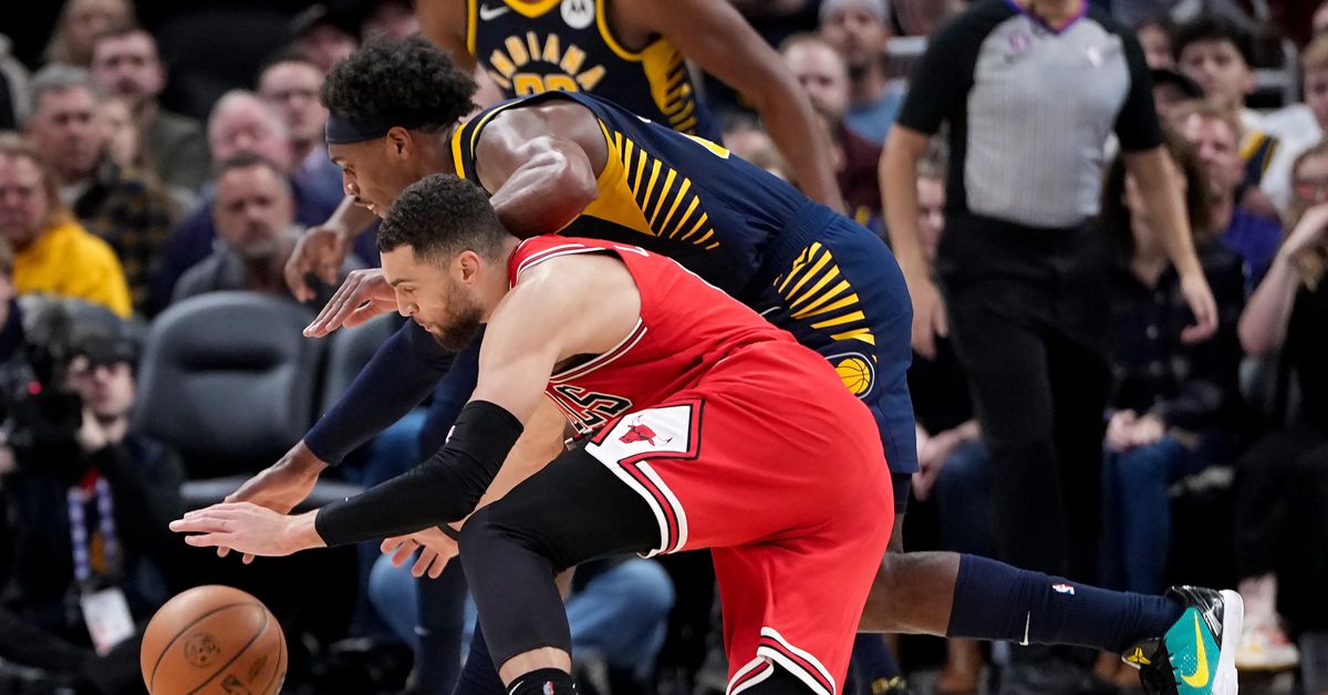 Zach LaVine is hurt and bad again, so the Bulls remain in place