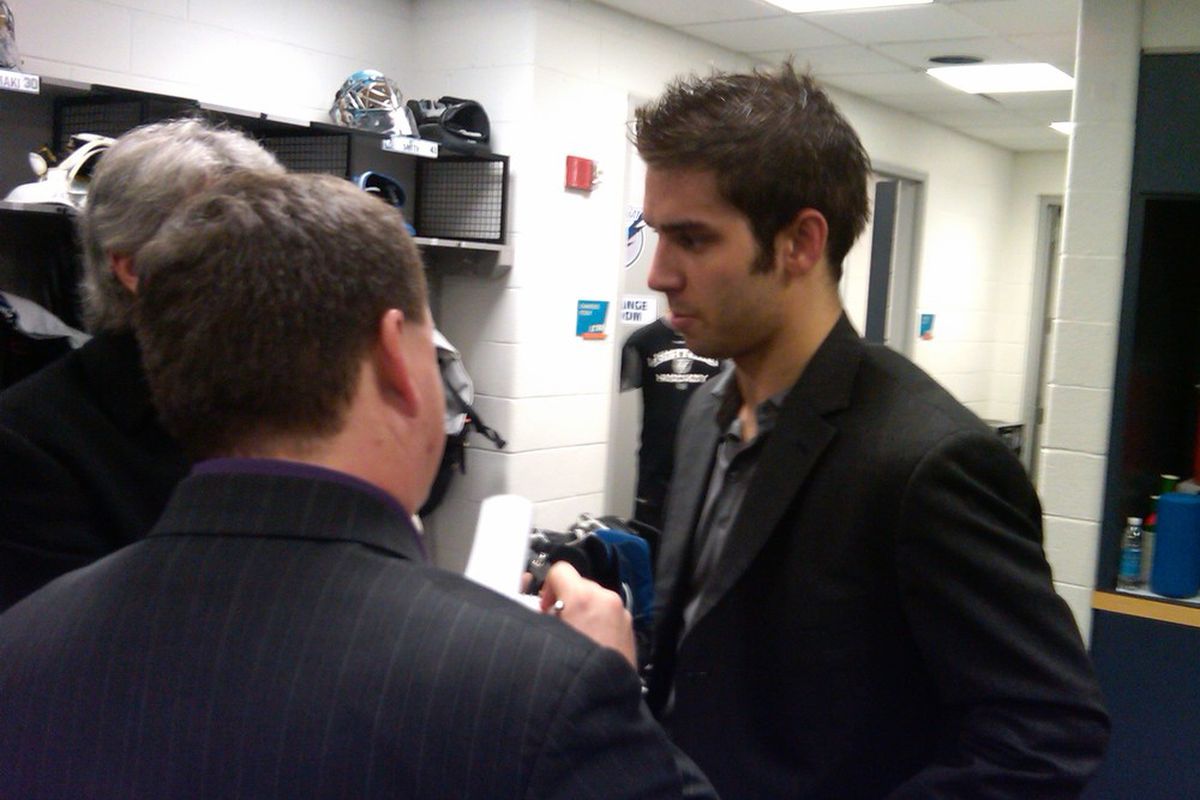 Teddy Purcell talks to reporters in the locker room after morning practice (photo via <a href="http://www.twitter.com/tblightning">@tblightning</a>)