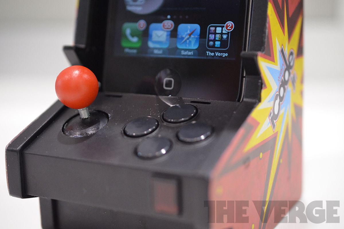 Gallery Photo: Ion iCade Mobile, iCade Jr., and iCade Core hands on photos