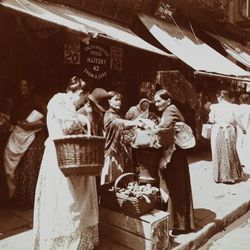 Hester Street, Byron Company, 1898, From the collections of the Museum of the City of New York [<a href="http://collections.mcny.org/MCNY/C.aspx?VP3=SearchResult_VPage&VBID=24UP1GTCPE90&SMLS=1#/CMS3&VF=MNYO28_7_VForm&AERID=24UPN47B97">link</a>]