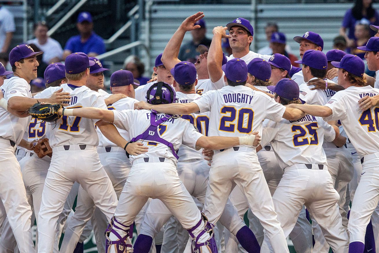 COLLEGE BASEBALL: APR 13 Tennessee at LSU