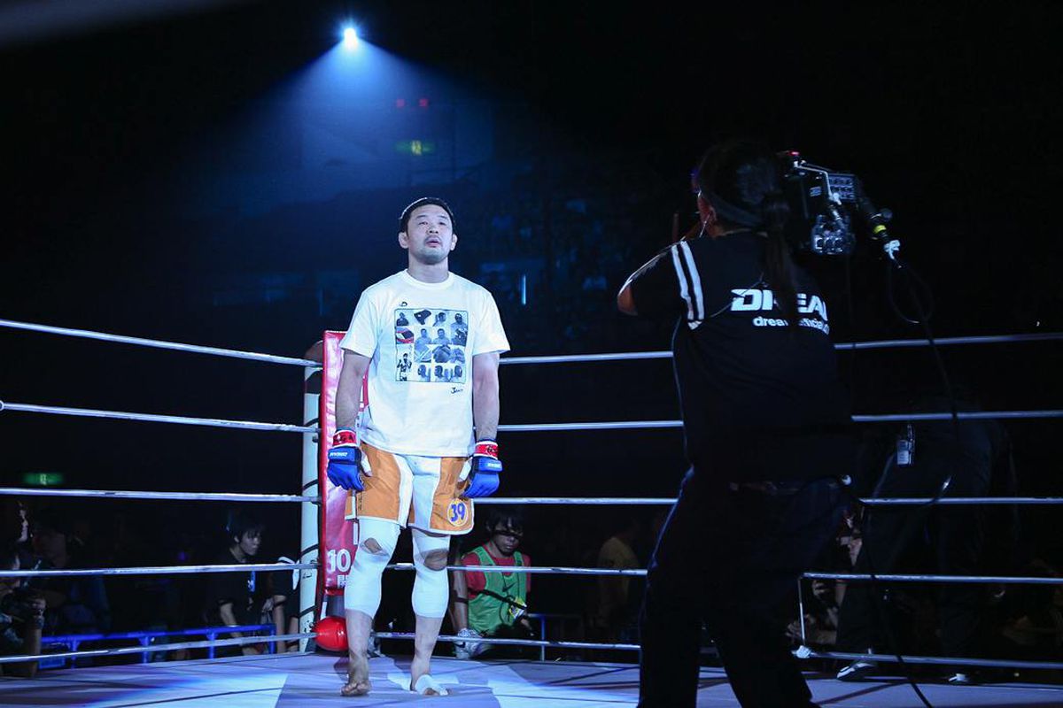 Kazushi Sakuraba faces Renzo Gracie once again in the Metamoris 5 main event.