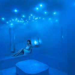 <span class="credit">Heat and water experiences at the Spa at Mandarin Oriental; via <a href="https://www.facebook.com/photo.php?fbid=10151397366396675&set=pb.209553886674.-2207520000.1390926692.&type=3&theater">Facebook</a></span><p><b>The Spa at Mandari