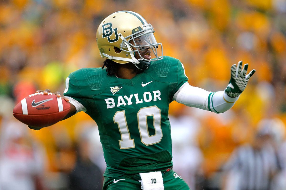 WACO, TX - DECEMBER 03:  Robert Griffin III #10 of the Baylor Bears looks to pass during a game against the Texas Longhorns at Floyd Casey Stadium on December 3, 2011 in Waco, Texas.  (Photo by Sarah Glenn/Getty Images)