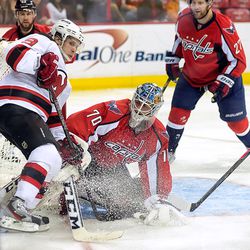 Holtby Covers His Net