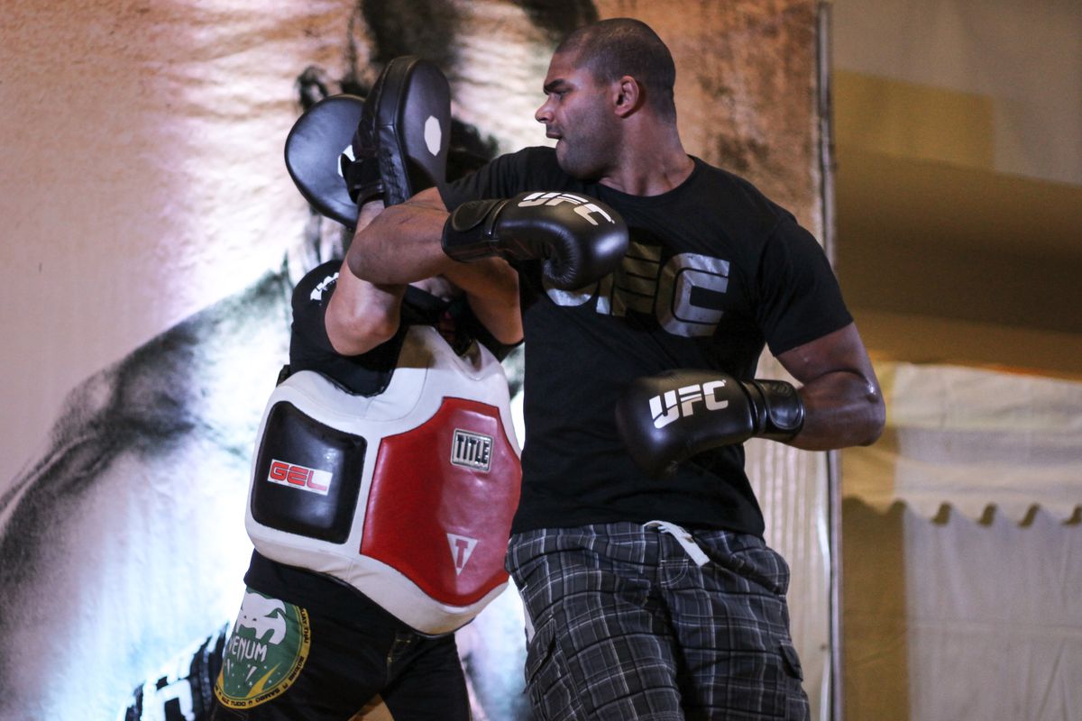 Alistair Overeem during a public workout in Manila