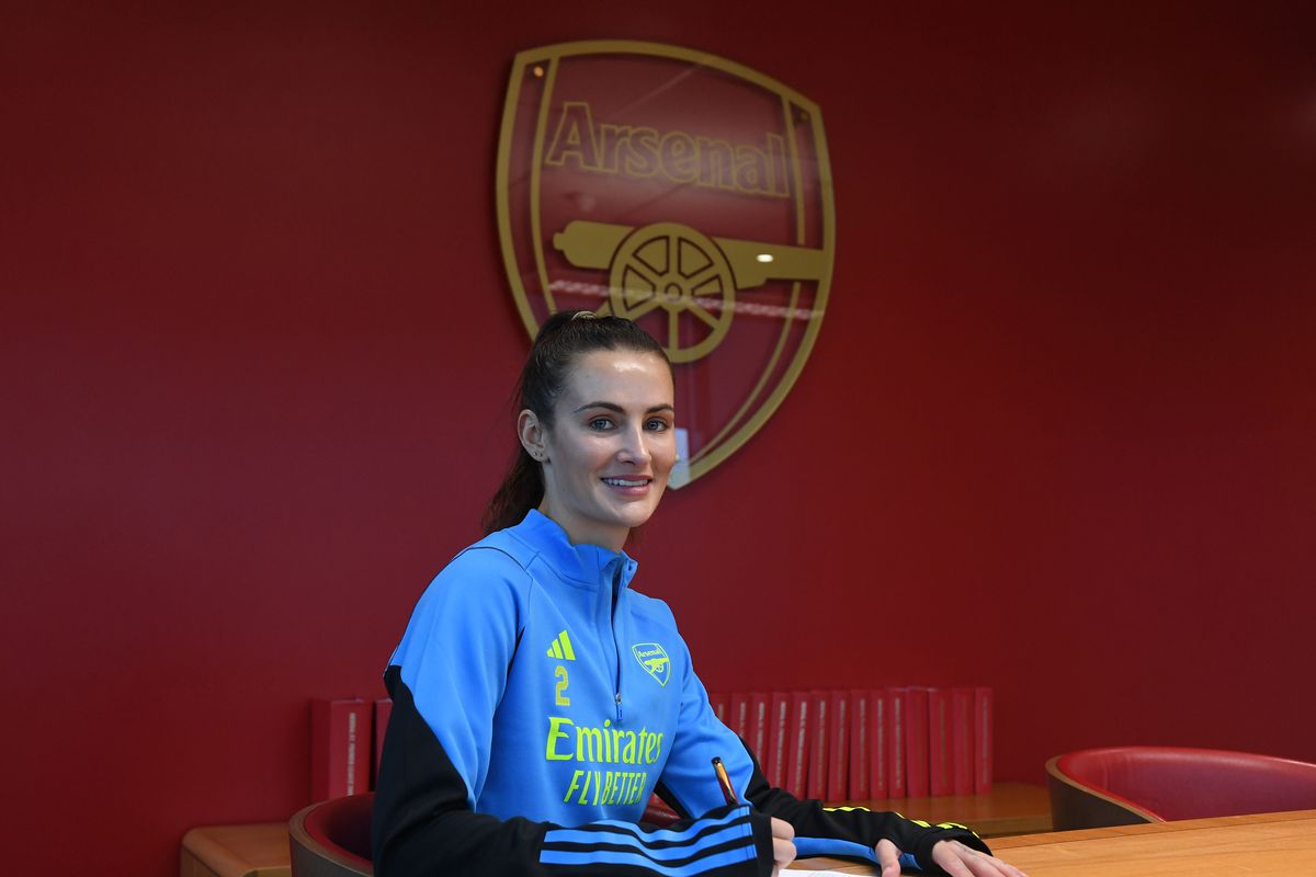 Arsenal Unveil New Signing Emily Fox