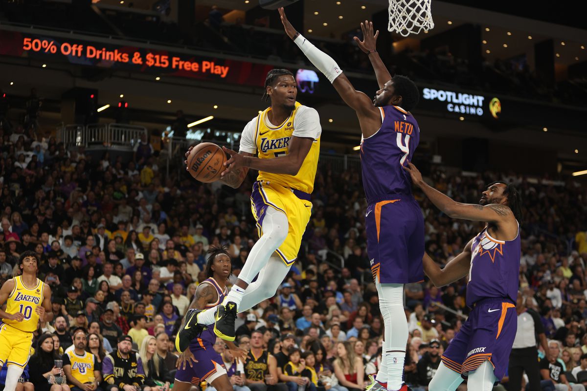 NBA: Preseason-Phoenix Suns at Los Angeles Lakers