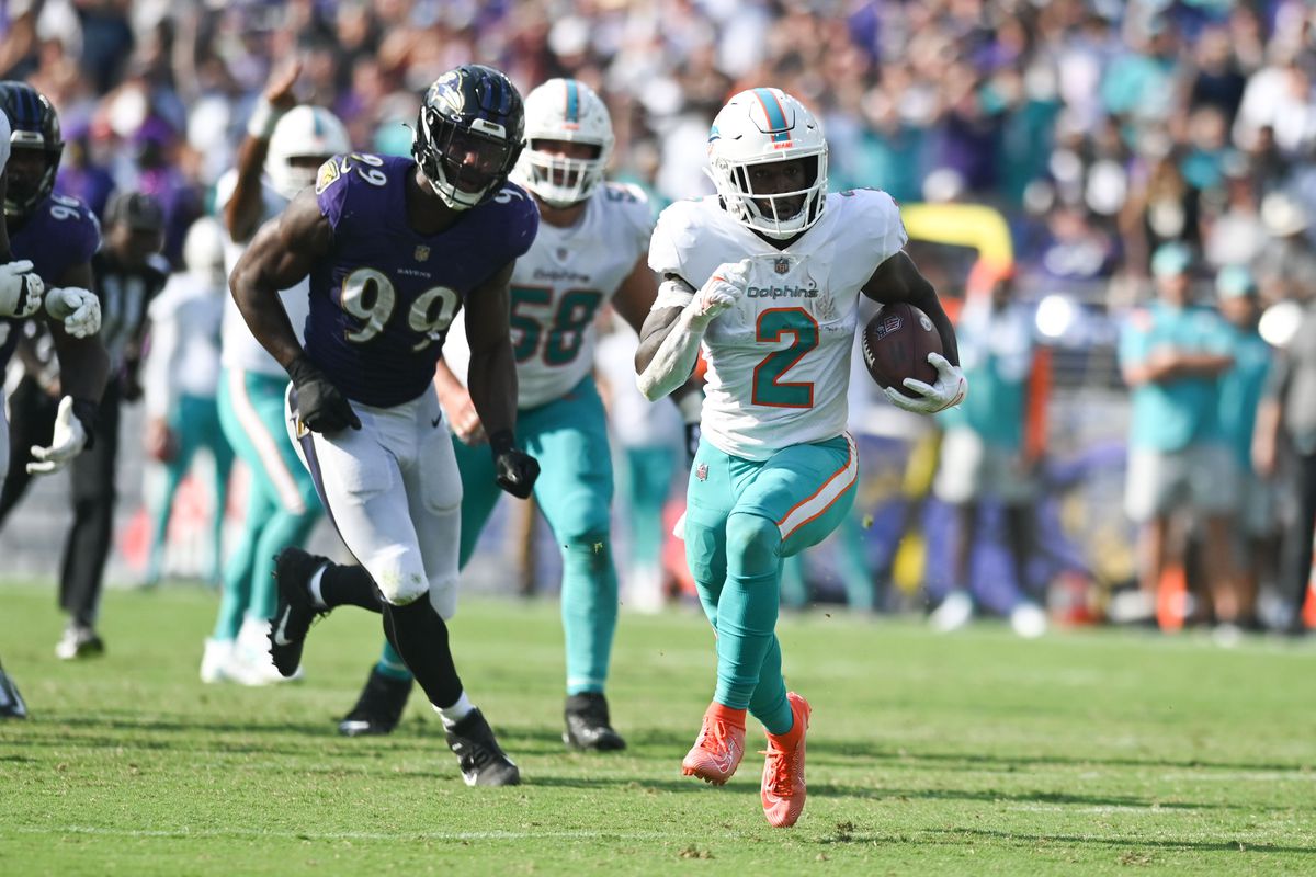 Miami Dolphins running back Chase Edmonds (2) runs during the fourth quarter against the Baltimore Ravens at M&amp;T Bank Stadium.