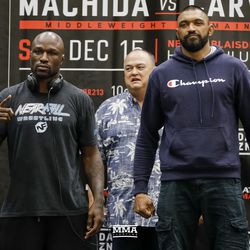 King Mo and Liam McGeary pose at Bellator 213 press conference.