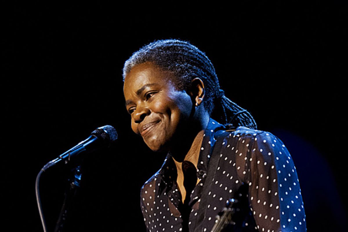 Tracy Chapman at a 2015 performance on The Late Show with David Letterman