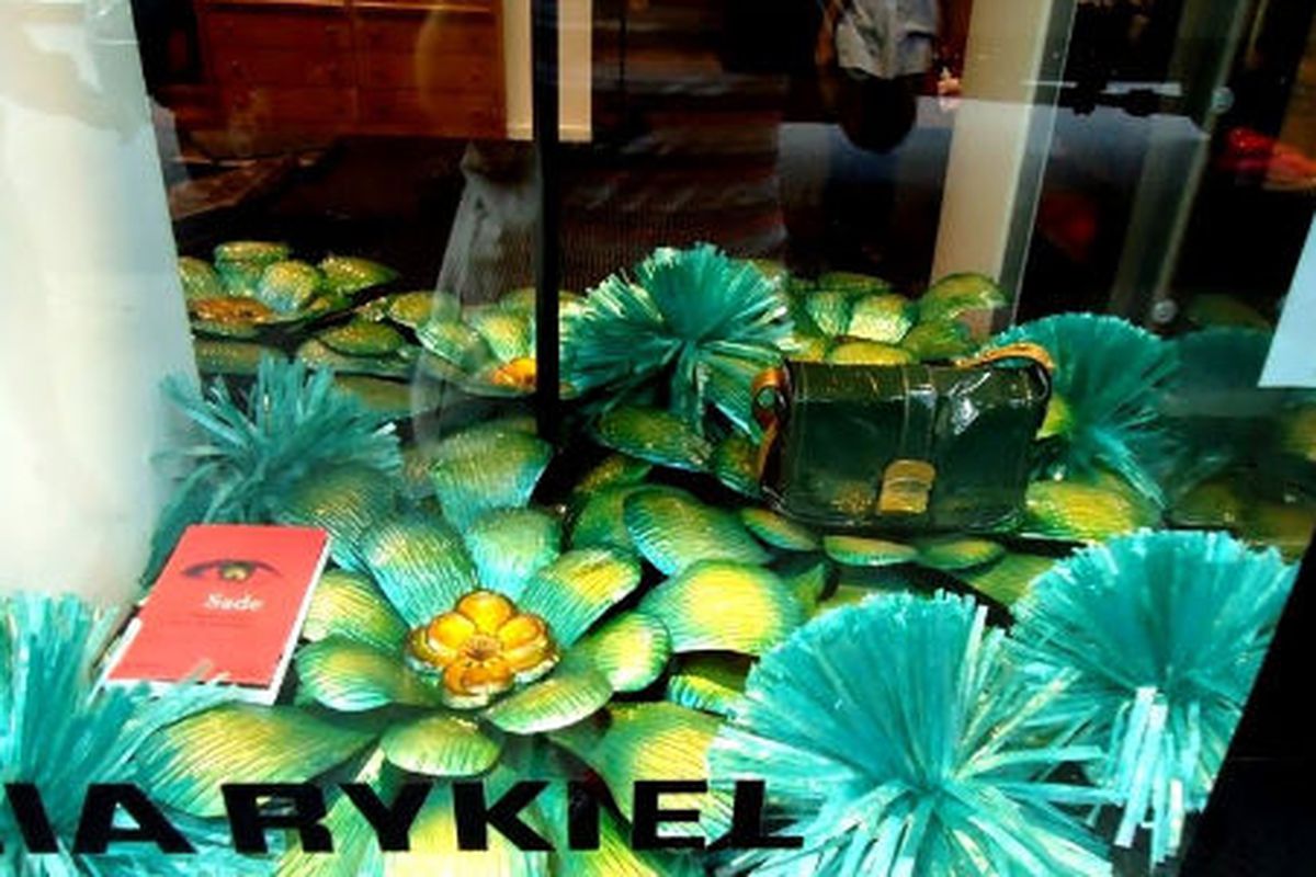 The Sonia Rykiel boutique, which is now a Bottega Veneta. Image via <a href="http://itcantallbedior.blogspot.com/2010/07/window-dressing-on-side-madison-avenue.html">It Can't All Be Dior</a>