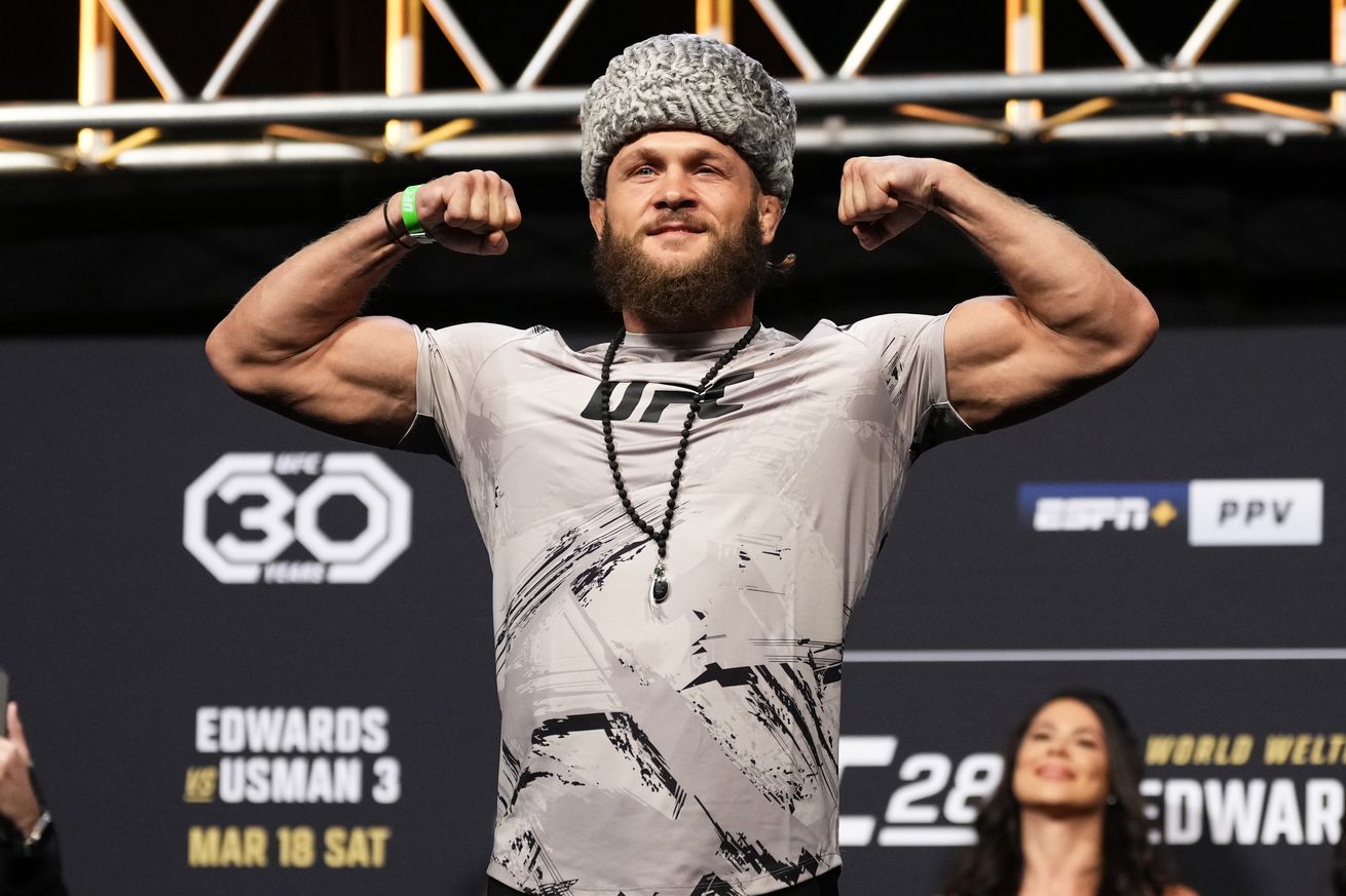 Rafael Fiziev: If Mateusz Gamrot ‘takes me down 200 times, I’m ready to stand up 201’ at UFC Vegas 79