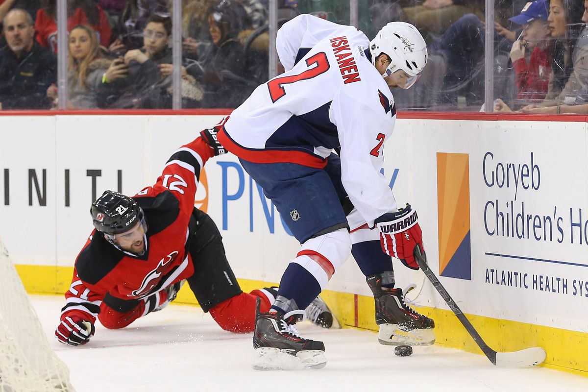 NHL: Washington Capitals at New Jersey Devils